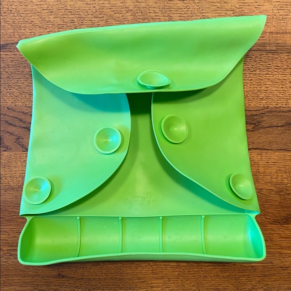 Tiny Diner toddler feeding mat with catch - Picture 2 of 3